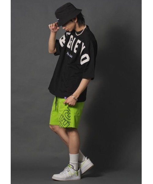 REGIEVO（レジエボ）の「【REGIEVO】  レザーアップリケロゴ ビッグシルエット Tee（Tシャツ/カットソー・メンズ・ブラック/オフホワイト・LARGE/X-LARGE/MEDIUM）」の8枚目の写真