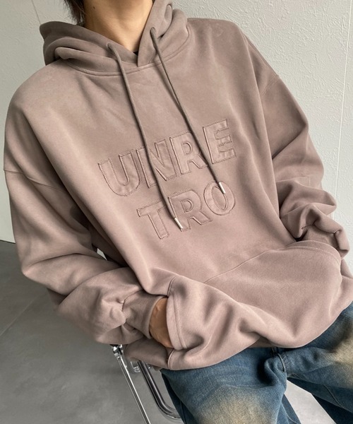 CREARE -LINO-(クレアーレリノ)の「<ユニセックス>スエードタッチ 立体ロゴプリントパーカー/フーディ(パーカー・メンズ・ブラック/チャコール/ベージュ/パープル・FREE)」の6枚目の写真