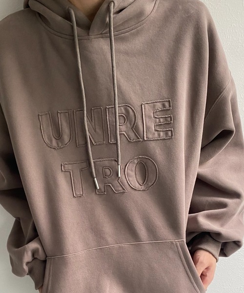 CREARE -LINO-(クレアーレリノ)の「<ユニセックス>スエードタッチ 立体ロゴプリントパーカー/フーディ(パーカー・メンズ・ブラック/チャコール/ベージュ/パープル・FREE)」の7枚目の写真