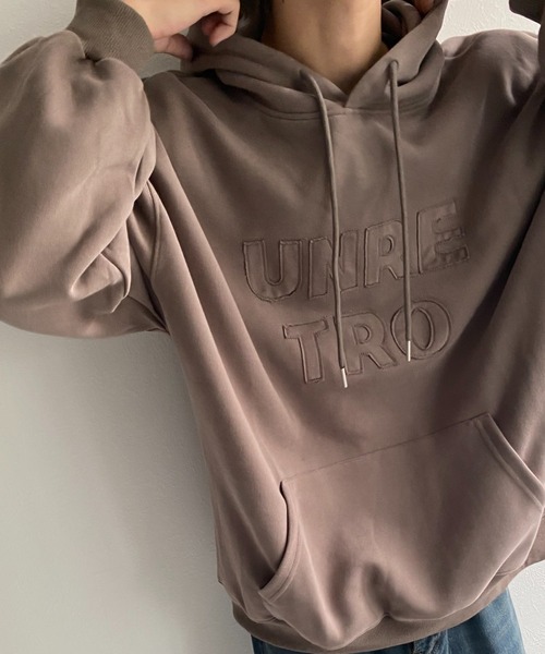 CREARE -LINO-(クレアーレリノ)の「<ユニセックス>スエードタッチ 立体ロゴプリントパーカー/フーディ(パーカー・メンズ・ブラック/チャコール/ベージュ/パープル・FREE)」の8枚目の写真