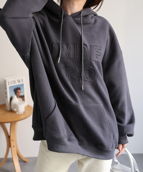 CREARE -LINO-(クレアーレリノ)の「<ユニセックス>スエードタッチ 立体ロゴプリントパーカー/フーディ(パーカー・メンズ・ブラック/チャコール/ベージュ/パープル・FREE)」の15枚目の写真
