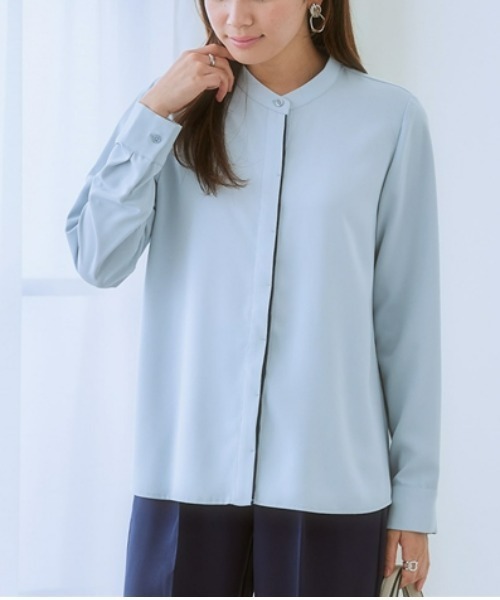 7days Life Styling(セブンデイズライフスタイリング)の「【UVカット/速乾】ストレッチパウダーサテン配色ブラウス(シャツ/ブラウス・レディース・オフホワイト/グレイッシュベージュ/サックスブルー・S/M/L/LL/3L/4L)」の3枚目の写真