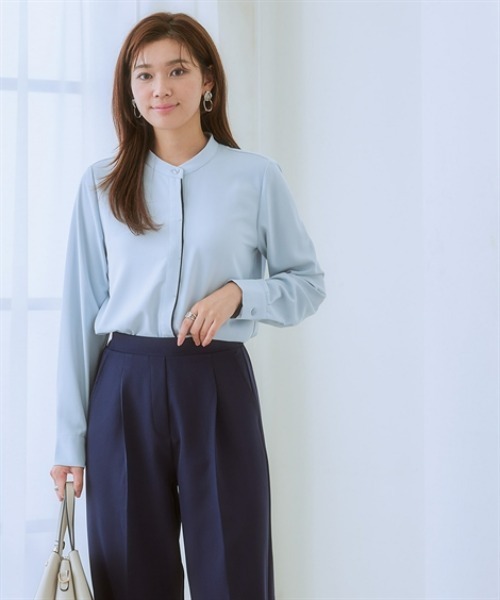 7days Life Styling(セブンデイズライフスタイリング)の「【UVカット/速乾】ストレッチパウダーサテン配色ブラウス(シャツ/ブラウス・レディース・オフホワイト/グレイッシュベージュ/サックスブルー・S/M/L/LL/3L/4L)」の13枚目の写真