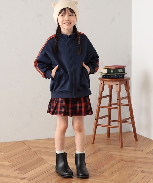 FOUND GOOD（ファウンドグッド）の「G/プリーツミニSK（スカート・キッズ・グレー系2/ブラック/ブラウン系5/ネイビー・110cm/140cm/130cm/150cm/120cm）」の13枚目の写真