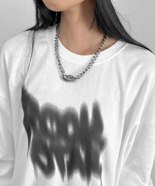 LVEU.(ラブユ.)の「【LVEU.】ストリートアートプリント長袖トップス / トップス スウェット 長袖 オーバー プリント スプレー ブラック ホワイト(スウェット・レディース・ホワイト/ブラック・FREE)」の7枚目の写真