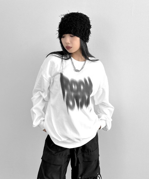 LVEU.(ラブユ.)の「【LVEU.】ストリートアートプリント長袖トップス / トップス スウェット 長袖 オーバー プリント スプレー ブラック ホワイト(スウェット・レディース・ホワイト/ブラック・FREE)」の10枚目の写真