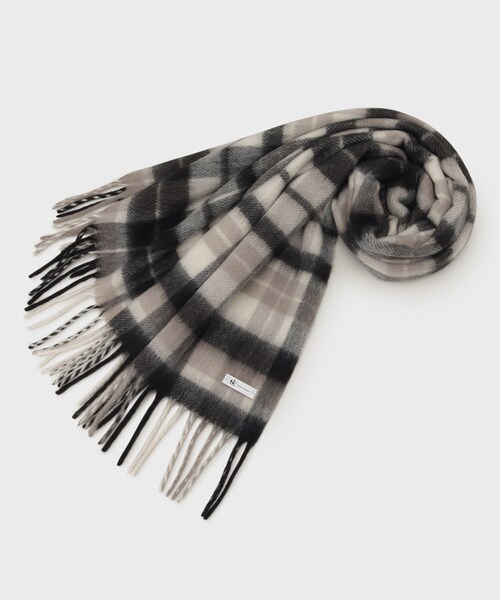 tk.TAKEO KIKUCHI（ティーケータケオキクチ）の「◆ブークレボリュームマフラー（マフラー・メンズ・ブラック系1/ダークグリーン系/ダークグリーン系5/グリーン系/ブラック系/ブルー系2/ダークブラウン系8/オフホワイト/ブラック/グレー系4・00）」の4枚目の写真