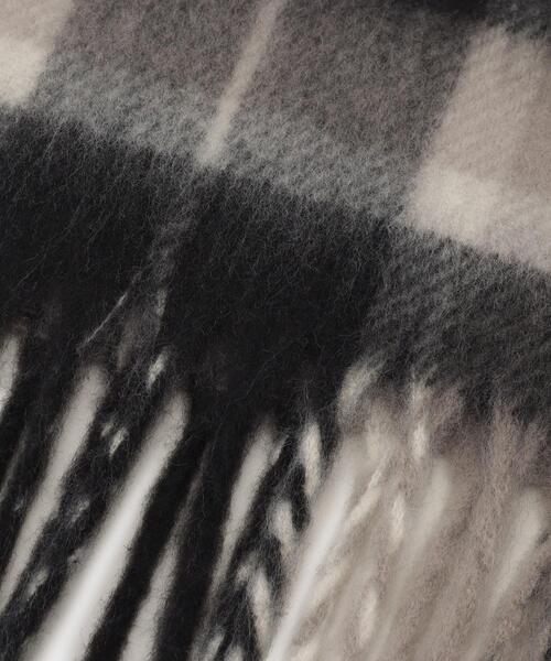 tk.TAKEO KIKUCHI（ティーケータケオキクチ）の「◆ブークレボリュームマフラー（マフラー・メンズ・ブラック系1/ダークグリーン系/ダークグリーン系5/グリーン系/ブラック系/ブルー系2/ダークブラウン系8/オフホワイト/ブラック/グレー系4・00）」の12枚目の写真