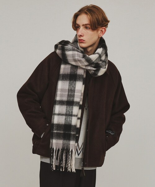 tk.TAKEO KIKUCHI（ティーケータケオキクチ）の「◆ブークレボリュームマフラー（マフラー・メンズ・ブラック系1/ダークグリーン系/ダークグリーン系5/グリーン系/ブラック系/ブルー系2/ダークブラウン系8/オフホワイト/ブラック/グレー系4・00）」の15枚目の写真