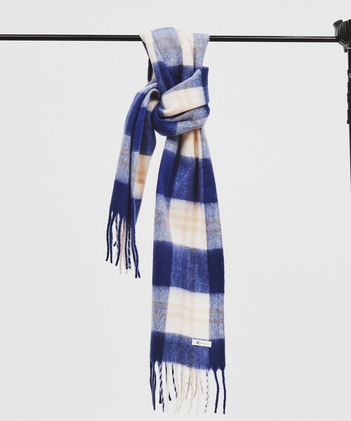 tk.TAKEO KIKUCHI（ティーケータケオキクチ）の「◆ブークレボリュームマフラー（マフラー・メンズ・ブラック系1/ダークグリーン系/ダークグリーン系5/グリーン系/ブラック系/ブルー系2/ダークブラウン系8/オフホワイト/ブラック/グレー系4・00）」の22枚目の写真