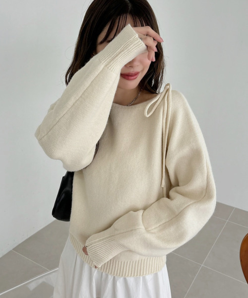 Ada.(エイダ)の「リボン チョーカー付き ゆるボートネック オーバーサイズ ニット(ニット/セーター・レディース・ホワイト/ブルー/ダークグレー・FREE)」の10枚目の写真