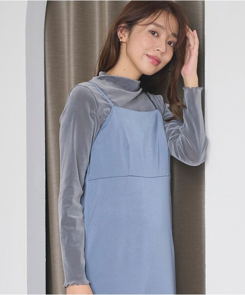 Feroux（フェルゥ）の「【洗える】ベロア ハイネックトップス（Tシャツ/カットソー・レディース・アイボリー系/ライトグレー系/ブラック系・F）」の2枚目の写真