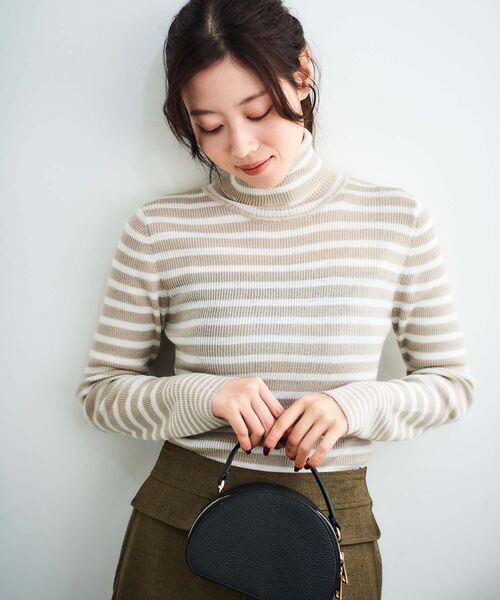le.coeur blanc（ルクールブラン）の「リブタートルニット（ニット/セーター・レディース・オフホワイト/ホワイト系その他/ベージュ系その他3/グレイッシュベージュ/ブラック系その他/ブラック・38）」の6枚目の写真