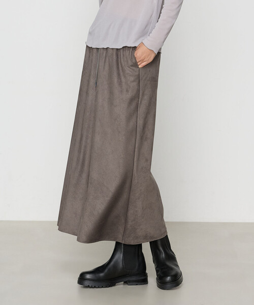 Gabardine K.T（ギャバジンケーティー）の「スエード調ジャージ スエードセミタイトスカート（スカート・レディース・ブラック/チャコール・9号）」の12枚目の写真