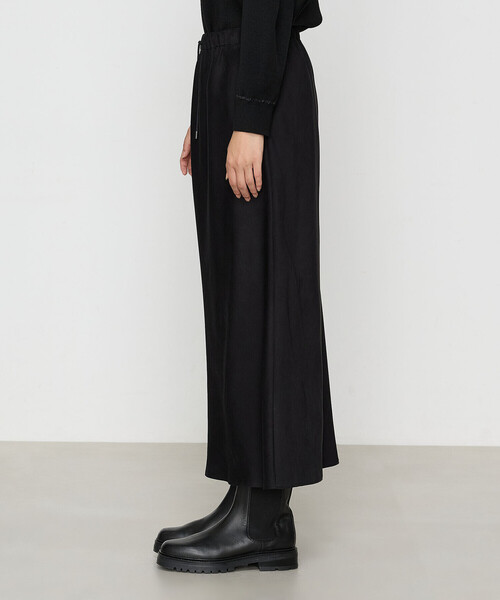 Gabardine K.T（ギャバジンケーティー）の「スエード調ジャージ スエードセミタイトスカート（スカート・レディース・ブラック/チャコール・9号）」の9枚目の写真