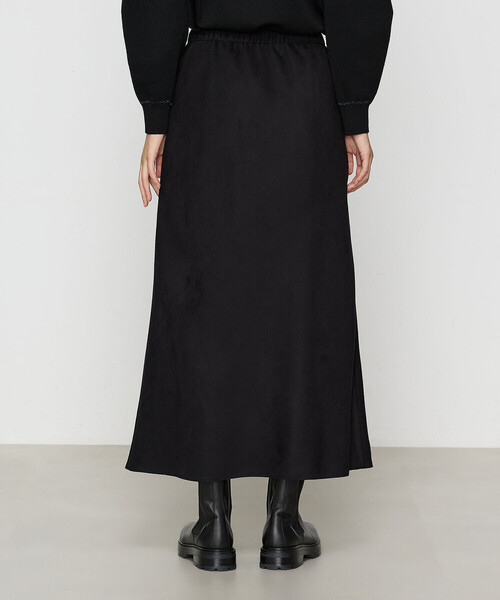 Gabardine K.T（ギャバジンケーティー）の「スエード調ジャージ スエードセミタイトスカート（スカート・レディース・ブラック/チャコール・9号）」の8枚目の写真