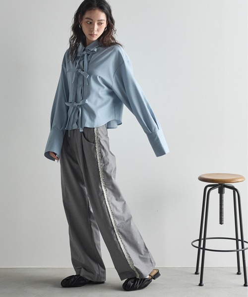 THE YOn(ザヨン)の「リボンデザインタッククロップドシャツ(シャツ/ブラウス・レディース・サックスブルー/ライム/グレー/オフホワイト・FREE)」の15枚目の写真