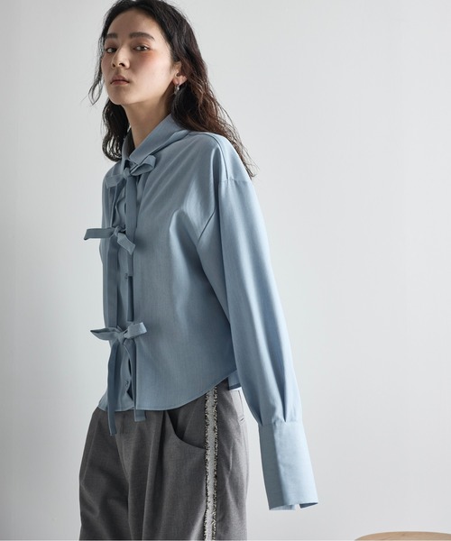 THE YOn(ザヨン)の「リボンデザインタッククロップドシャツ(シャツ/ブラウス・レディース・サックスブルー/ライム/グレー/オフホワイト・FREE)」の10枚目の写真