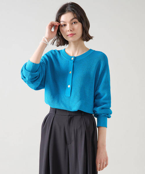 Tiara（ティアラ）の「ヘンリーネック片畦ニット（ニット/セーター・レディース・ブルー/ベージュ/ホワイト×ブラック・FREE）」の9枚目の写真