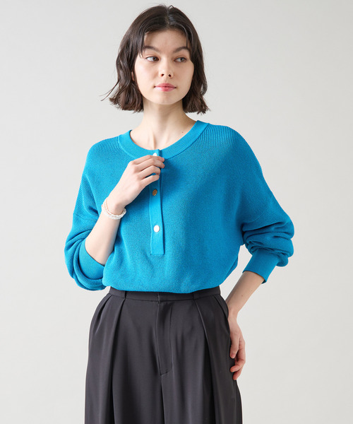 Tiara（ティアラ）の「ヘンリーネック片畦ニット（ニット/セーター・レディース・ブルー/ベージュ/ホワイト×ブラック・FREE）」の10枚目の写真