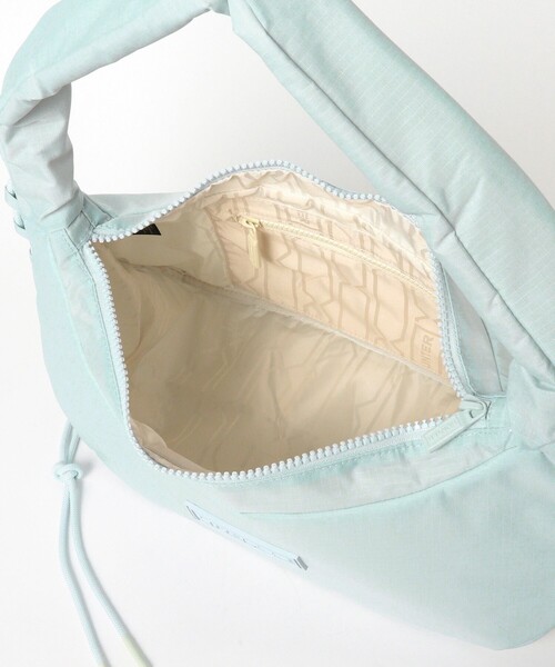 Ray BEAMS（レイビームス）の「【WEB限定】HUNTER / トラベル ホーボー シリング（トートバッグ・レディース・ライトブルー/ブラック/シルバー・ONE SIZE）」の12枚目の写真