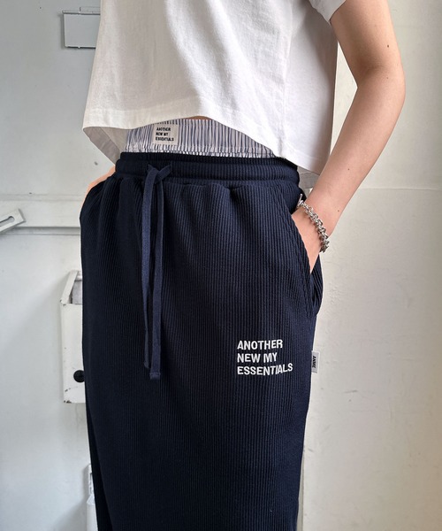 ANME(アンメ)の「セルフカットリブANMEエンブロイダリーロゴタイトスカート(スカート・レディース・ダークネイビー/ベージュ系その他/ブラック/杢グレー・M/L)」の6枚目の写真