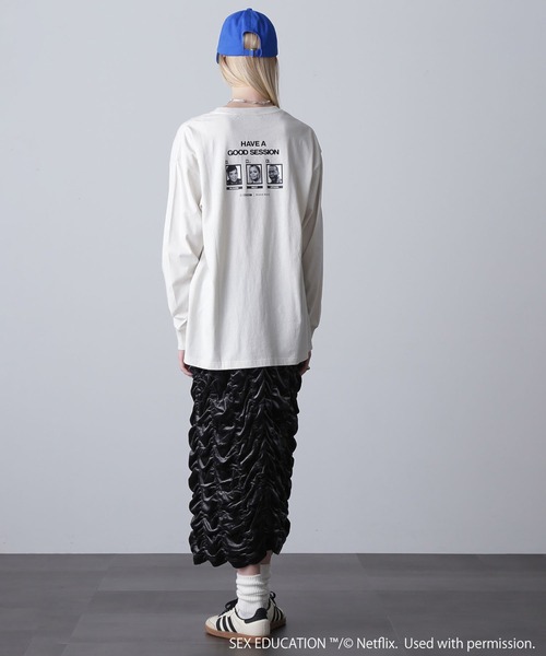 tシャツ Netflix Series ‘SEX EDUCATION’ × ROSE BUD/PHOTO BACK PRINT TEE レディース Netflix Series 'SEX EDUCATION' × ROSE BUD/PHOTO BACK PRINT