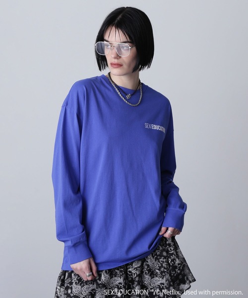 tシャツ Netflix Series ‘SEX EDUCATION’ × ROSE BUD/MAEVE BOX LOGO TEE レディース Netflix Series 'SEX EDUCATION' × ROSE BUD/MAEVE BOX LOGO TEE