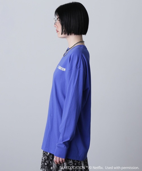 ROSE BUD(ローズバッド)の「Netflix Series ‘SEX EDUCATION’ × ROSE BUD/PHOTO BACK PRINT TEE(Tシャツ/カットソー・レディース・ホワイト/ブルー/ブラック・ONE SIZE)」の18枚目の写真