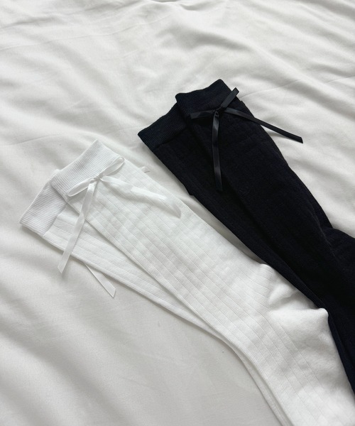 apres jour（アプレジュール）の「【apres jour×ARIAZ】リボン付きハイソックス（ソックス/靴下・レディース・オフホワイト/ブラック・FREE）」の8枚目の写真