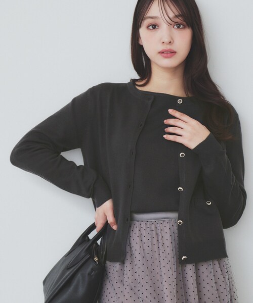 index(インデックス)の「《5color》ポケットデザイン付きクルーネックカーディガン【洗濯機洗い可】(カーディガン/ボレロ・レディース・チャコール/オレンジ系/オフホワイト/ネイビー/ナチュラル・36/42/38/40)」の3枚目の写真