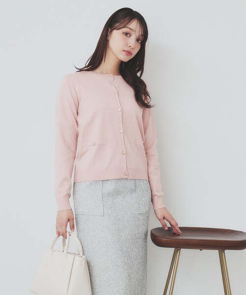 index(インデックス)の「《5color》ポケットデザイン付きクルーネックカーディガン【洗濯機洗い可】(カーディガン/ボレロ・レディース・チャコール/オレンジ系/オフホワイト/ネイビー/ナチュラル・36/42/38/40)」の6枚目の写真