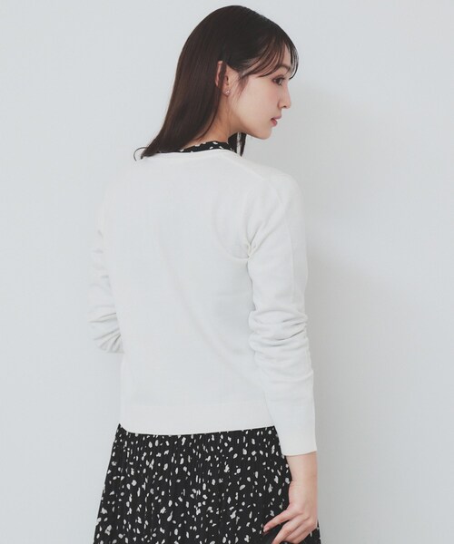 index(インデックス)の「《5color》ポケットデザイン付きクルーネックカーディガン【洗濯機洗い可】(カーディガン/ボレロ・レディース・チャコール/オレンジ系/オフホワイト/ネイビー/ナチュラル・36/42/38/40)」の10枚目の写真