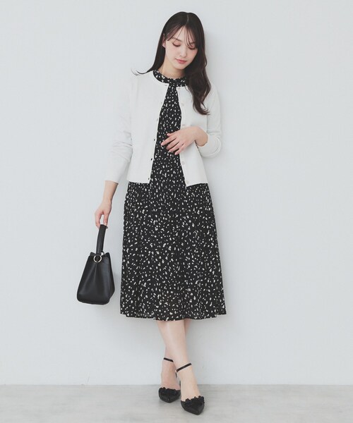 index(インデックス)の「《5color》ポケットデザイン付きクルーネックカーディガン【洗濯機洗い可】(カーディガン/ボレロ・レディース・チャコール/オレンジ系/オフホワイト/ネイビー/ナチュラル・36/42/38/40)」の11枚目の写真