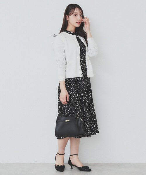 index(インデックス)の「《5color》ポケットデザイン付きクルーネックカーディガン【洗濯機洗い可】(カーディガン/ボレロ・レディース・チャコール/オレンジ系/オフホワイト/ネイビー/ナチュラル・36/42/38/40)」の12枚目の写真