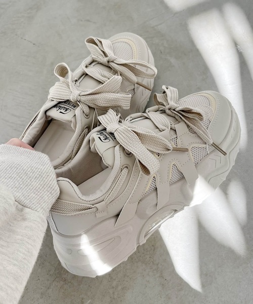 Nana(ナナ)（ナナ）の「ダブルリボンスニーカー（スニーカー・レディース・ホワイト/ブラック/グレー・22.5㎝/23㎝/23.5㎝/24㎝）」の5枚目の写真