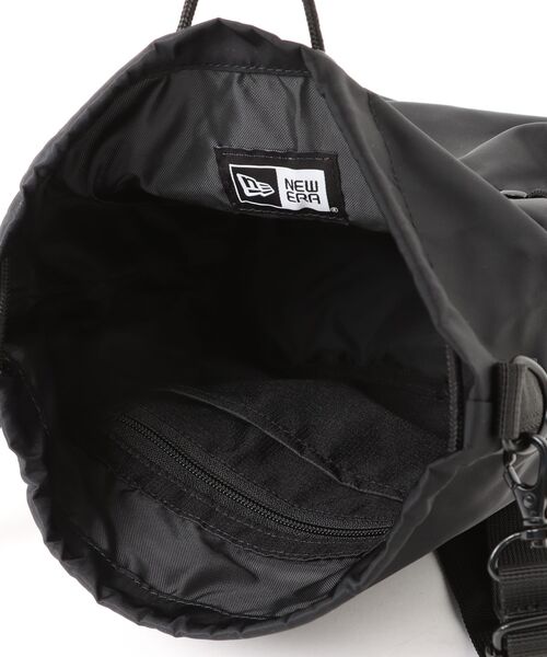 NEW ERA（ニューエラ）の「【NEW ERA】2WAY ドローストリング ポーチ 3L ナイロンツイル [SSL]（ショルダーバッグ・レディース・ブラック・F）」の3枚目の写真