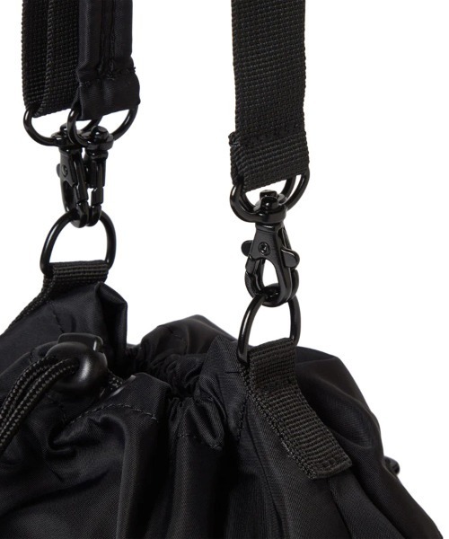 NEW ERA（ニューエラ）の「【NEW ERA】2WAY ドローストリング ポーチ 3L ナイロンツイル [SSL]（ショルダーバッグ・レディース・ブラック・F）」の12枚目の写真