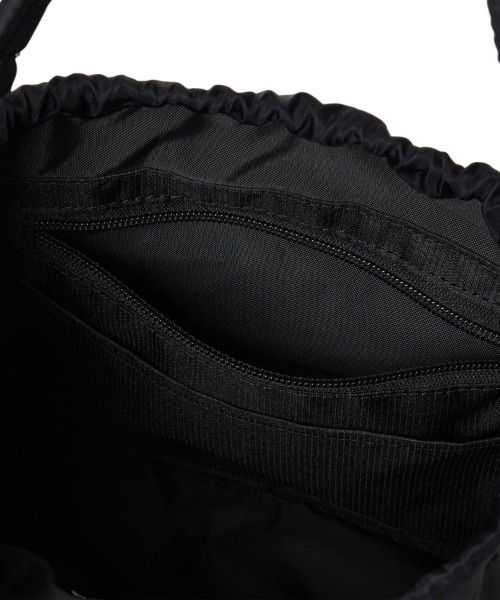 NEW ERA（ニューエラ）の「【NEW ERA】2WAY ドローストリング ポーチ 3L ナイロンツイル [SSL]（ショルダーバッグ・レディース・ブラック・F）」の9枚目の写真
