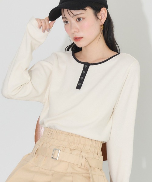 earth music&ecology（アースミュージックアンドエコロジー）の「2WAY釦リブプルオーバー（Tシャツ/カットソー・レディース・オフホワイト/アイボリー/ブラック/ネイビー・S/M）」の2枚目の写真