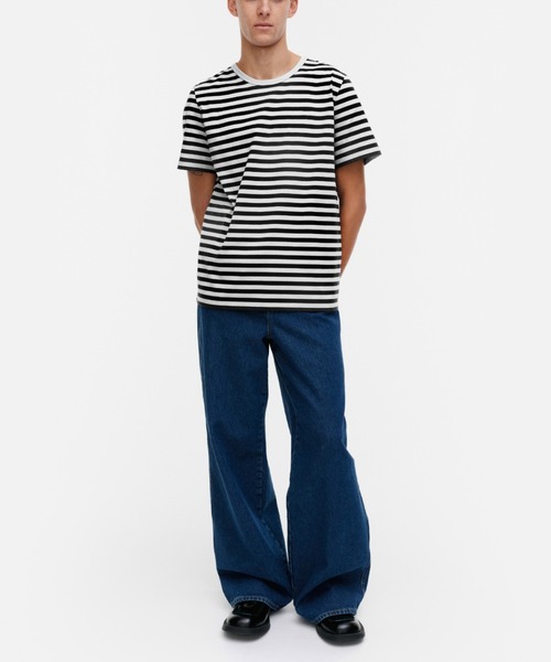 marimekko（マリメッコ）の「Tasaraita / unisex t-shirt（Tシャツ/カットソー・レディース・ブラック・X-SMALL/SMALL/MEDIUM/LARGE/X-LARGE）」の5枚目の写真