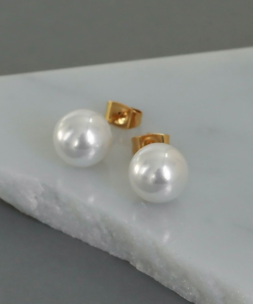 abaskdesign(アバスクデザイン)の「金属アレルギー対応 一粒パールピアス 10mm(ピアス(両耳用)・レディース・ゴールド・FREE)」の12枚目の写真