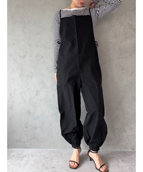 Day and Grade(デイアンドグレイド)の「【ZOZOTOWN限定アイテム】撥水サロペット(サロペット/オーバーオール・レディース・ブラック/チャコールグレー・FREE)」の2枚目の写真