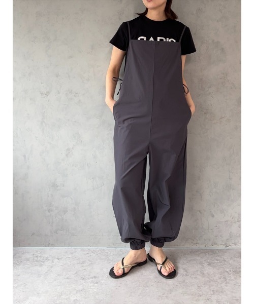 Day and Grade(デイアンドグレイド)の「【ZOZOTOWN限定アイテム】撥水サロペット(サロペット/オーバーオール・レディース・ブラック/チャコールグレー・FREE)」の5枚目の写真