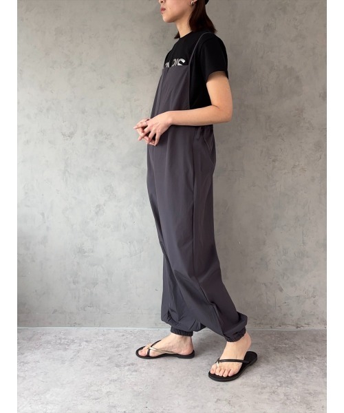 Day and Grade(デイアンドグレイド)の「【ZOZOTOWN限定アイテム】撥水サロペット(サロペット/オーバーオール・レディース・ブラック/チャコールグレー・FREE)」の9枚目の写真