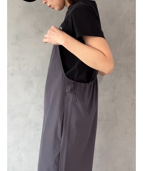 Day and Grade(デイアンドグレイド)の「【ZOZOTOWN限定アイテム】撥水サロペット(サロペット/オーバーオール・レディース・ブラック/チャコールグレー・FREE)」の13枚目の写真