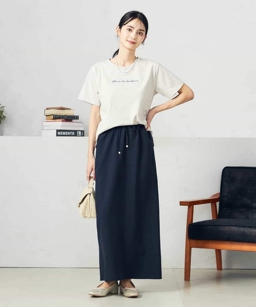 a.v.v(アーヴェヴェ)の「【コットン100%】ハンドレター調ロゴTシャツ(Tシャツ/カットソー・レディース・ホワイト/ブラック/グレー系その他・40/38/36/34/42)」の4枚目の写真