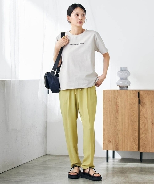 a.v.v(アーヴェヴェ)の「【コットン100%】ハンドレター調ロゴTシャツ(Tシャツ/カットソー・レディース・ホワイト/ブラック/グレー系その他・40/38/36/34/42)」の6枚目の写真
