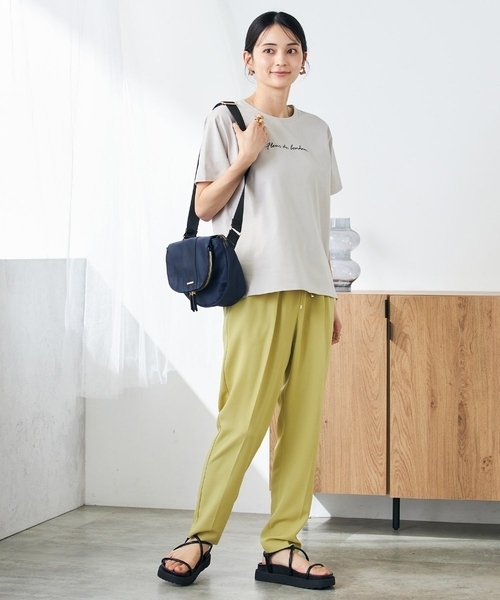 a.v.v(アーヴェヴェ)の「【コットン100%】ハンドレター調ロゴTシャツ(Tシャツ/カットソー・レディース・ホワイト/ブラック/グレー系その他・40/38/36/34/42)」の7枚目の写真