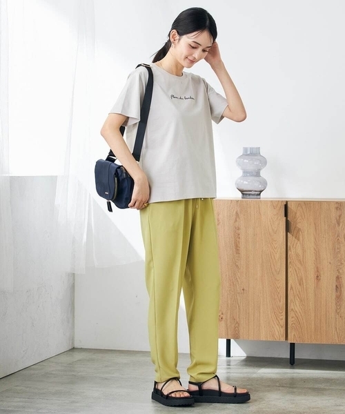 a.v.v(アーヴェヴェ)の「【コットン100%】ハンドレター調ロゴTシャツ(Tシャツ/カットソー・レディース・ホワイト/ブラック/グレー系その他・40/38/36/34/42)」の8枚目の写真